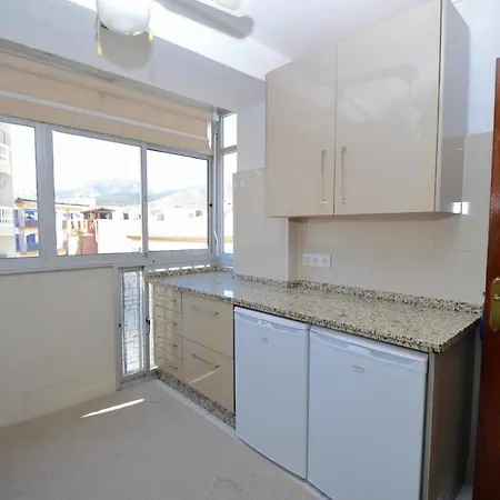 3 Bed Apt Near Town Centre Apartment *