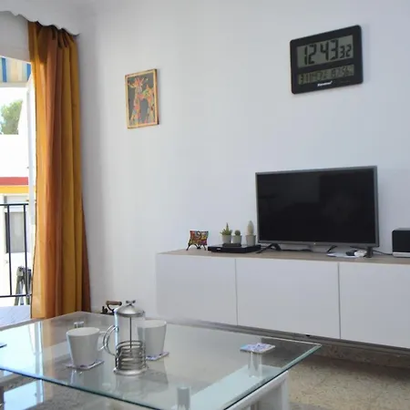 3 Bed Apt Near Town Centre Apartment