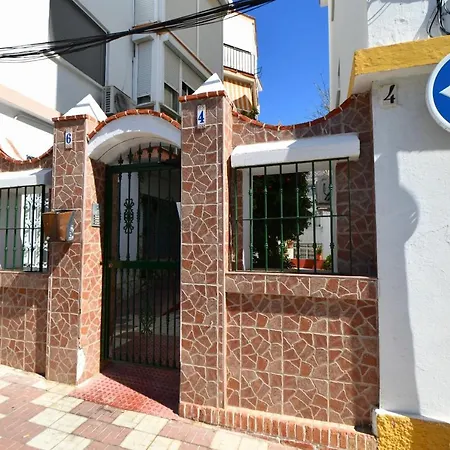 3 Bed Apt Near Town Centre Apartment