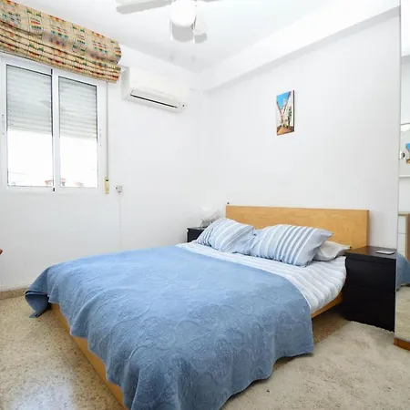 3 Bed Apt Near Town Centre *