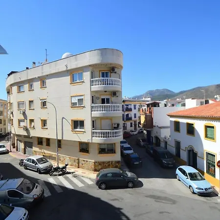 3 Bed Apt Near Town Centre Apartment *